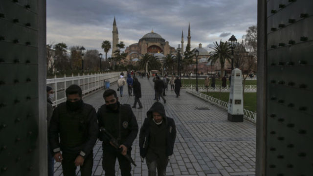 454603_virus_outbreak_turkey_22859 2f92a2e834b942dc83bbd2c4422fb96f 676x451.jpg