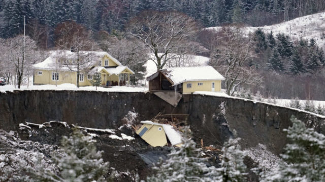 454866_norway_landslide_76243 2abd121ee8c14eb1830f73b41c70bf38 676x451.jpg