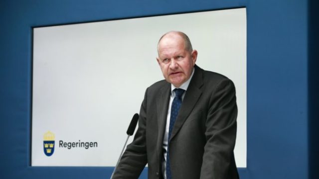 454905_dan eliasson 676x451.jpg