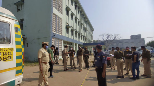 455061_india_hospital_fire_93825 468b070670de47b5b654f34fda070975 676x424.jpg