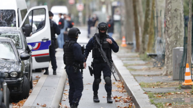 456247_france_knife_attack_41441 06cc5bbbe6464bb78de6d2f23e67a19e 676x444.jpg
