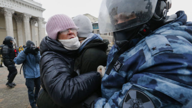 456298_russia_navalny_protests_91805 bddd55354569460c971156b2426556e5 676x448.jpg