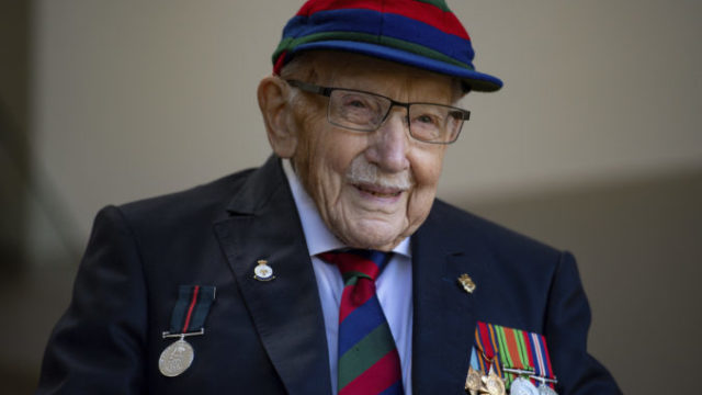 456458_britain_captain_tom_22204 fa9889a1bc6c4bb2b57f8ffdc68eccbd 676x451.jpg