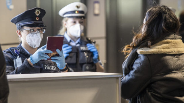457164_virus_outbreak_eu_travel_restrictions_88794 017ebdb16832437c850775abf2a2623e 676x456.jpg