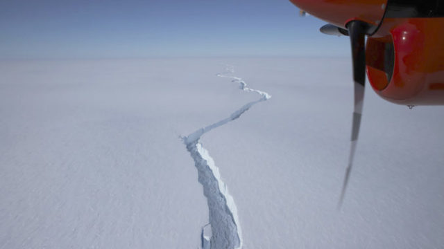 458038_antarctica_brunt_iceberg_76494 41296f5d201e4f84b1803325ce0b6755 676x451.jpg