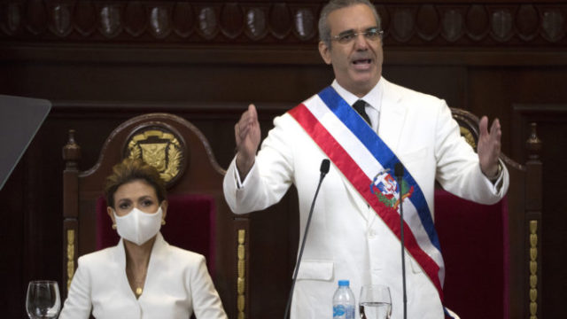 458077_dominican_republic_inauguration_70929 2849a9b151cf467098b7c92fc183018b 676x451.jpg