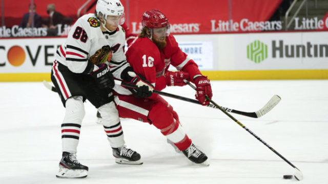 458106_blackhawks_red_wings_hockey_99285 071b59d50c654292beb3c1956d8e1784 676x451.jpg