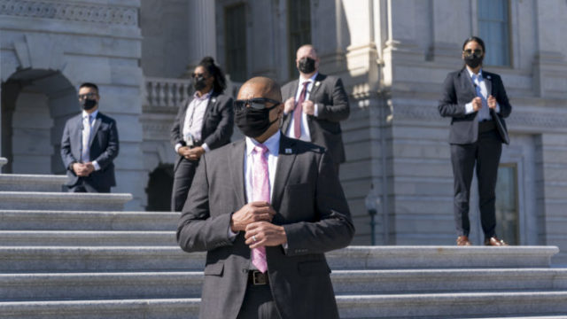 458289_capitol_breach_threat_00206 9a89b445e3a242b3847b2b0bc9f9aa20 676x451.jpg