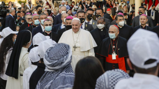 458442_iraq_pope_74800 c3a95d90af814156840e4f28f8a53b2c 676x450.jpg