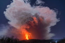 458494_italy_etna_volcano_explodes_14069 35a9f762d8144a61a51e5fe810b3f6b4 676x451.jpg
