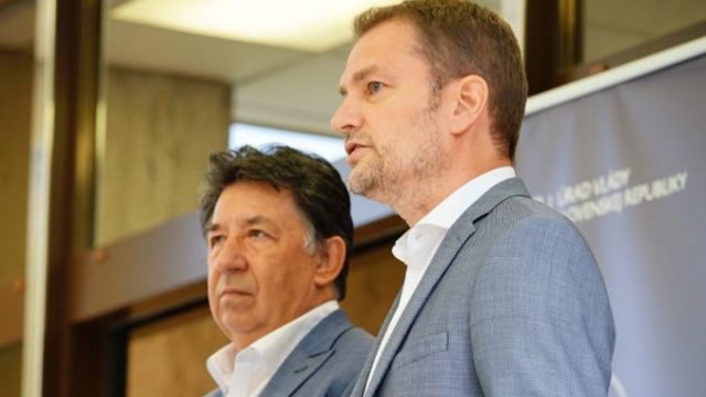 459376_jan budaj igor matovic 676x424.jpg