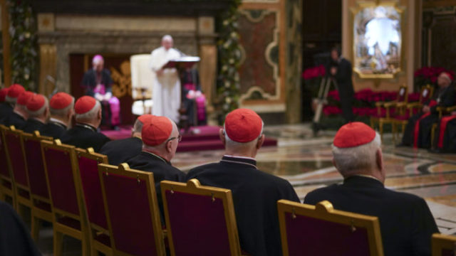 459567_virus_outbreak_vatican_pay_cuts_15872 d69d36229d5d4ec0a8871992991cc353 676x451.jpg