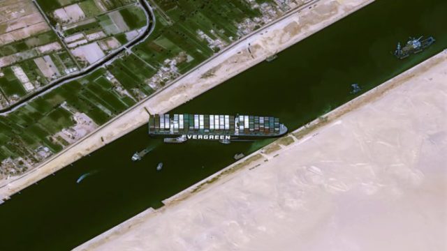 459676_egypt_suez_canal_13120 c2196f1703a64950821c65e60bdb2366 676x487.jpg