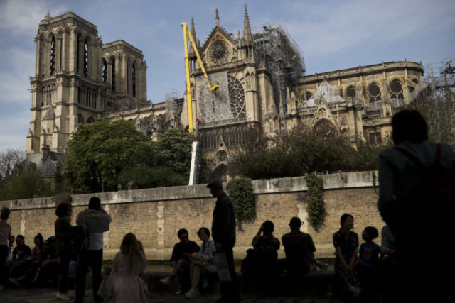 460145_france_notre_dame_spire_21814 ce1b1b4622c4438290c3c48ca48e0b04 676x451.jpg
