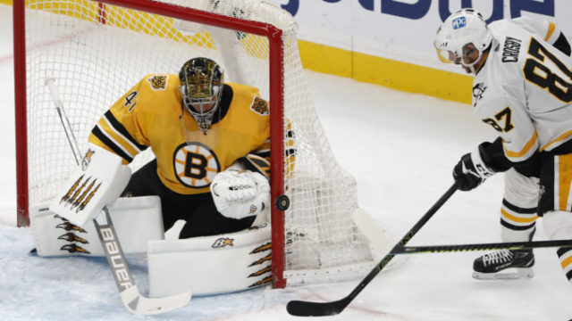 460190_penguins_bruins_hockey_80809 43be3bfdc7724878aac464e3d978e697 676x451.jpg