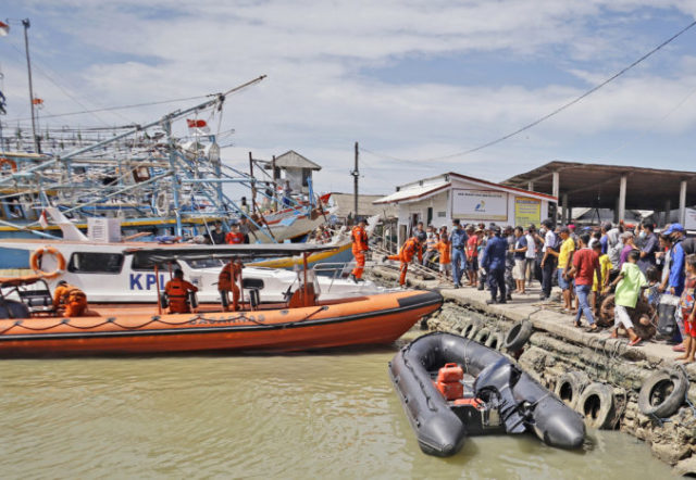 460193_indonesia_sea_collision_47552 2bef9bd5da854f3fae2850e29148ab11 676x467.jpg