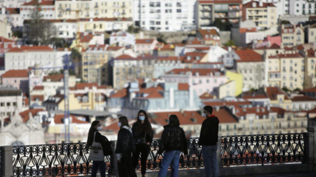 460248_virus_outbreak_portugal_daily_life_32045 f02e9c8ca107416f9a28a8a1c7e558bc 676x451.jpg