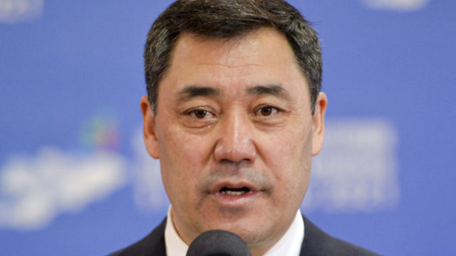 460633_kyrgyzstan_constitution_46035 d684535f9b364baabbc02bc9a18da8d9 676x451.jpg