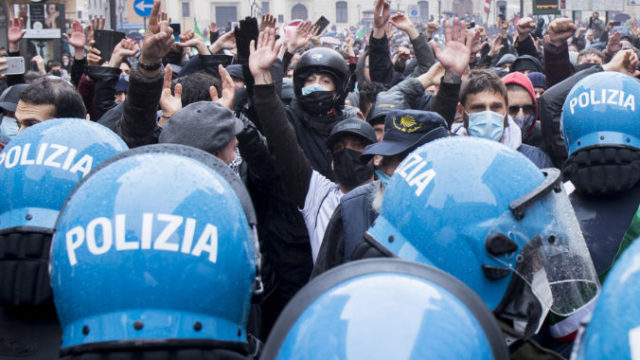 460712_virus_outbreak_italy_protest_21750 68395318343048c8ad843db53b479cb8 676x451.jpg