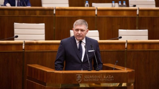 461194_robert fico 676x460.jpg