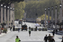 461960_virus_outbreak_italy_easter_daily_life_20845 9aea3045e00c438e9c6e9a428b2846d6 676x450.jpg