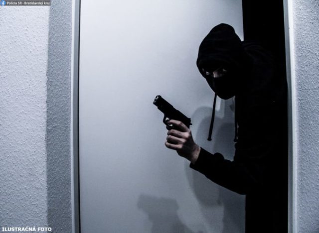 462431_186269781_1183913165364545_6366116932219203012_n 676x494.jpg