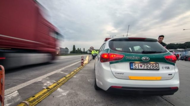 463652_policia hranica brodske 676x451.jpg