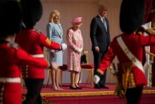 464421_britain_biden_queen_28400 d9ebf78510a24574b76847d8d2f20273 676x451.jpg