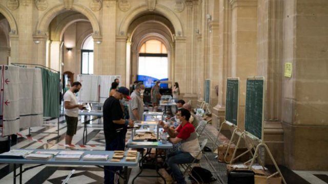 464882_france_elections_74323 9de88f03f19b41bba769f767942d0553 676x451.jpg