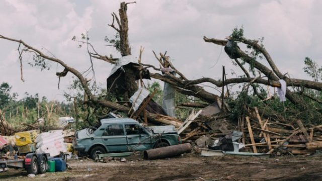 465299_tornado 676x451.jpg