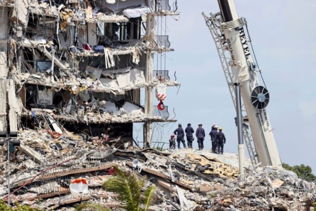 465385_building_collapse_miami_58413 0e32b2dc0f6142fdb330c5e8a128dac7 676x451.jpg