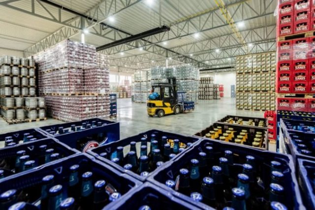 465444_prazdroj definitivne skonci s pivnymi pet flasami o rok skor a vdaka novej strategii udrzatelnosti v tomto smere zbavil slovensko viac ako 500 ton plastu. zdroj ppsk 676x451.jpg