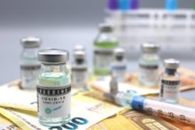 465629_peniaze vakcina koronavirus 676x451.jpg