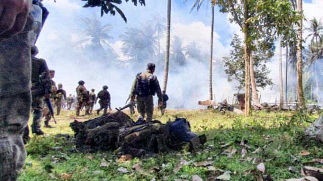 465707_philippines_military_plance_crash_44663 875131748b184f4aa572761743dcdfd3 676x451.jpg