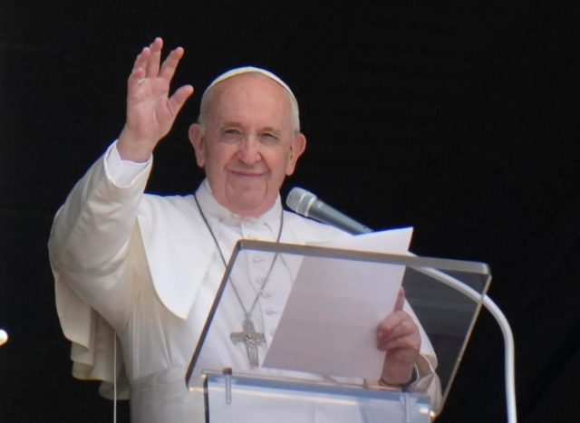 465764_vatican_pope_surgery_25724 b8e4cf2bfd184b0db797429ad5bfa2ce 676x493.jpg