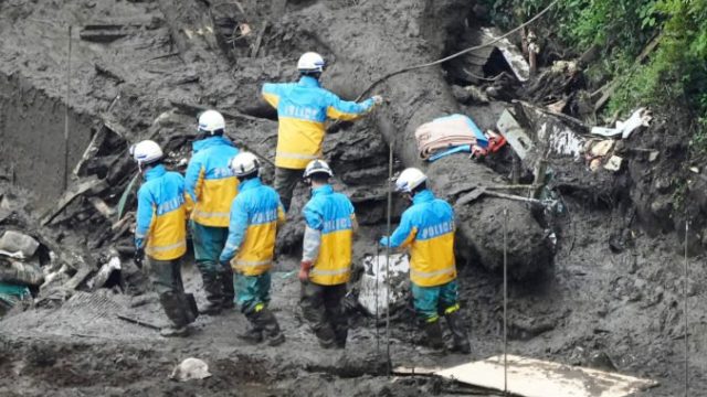 465766_japan_mudslide_40473 b54bdc18c8d24626b25d83d5d1ead457 676x451.jpg