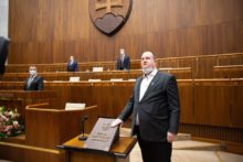 465845_18 676x451.jpg