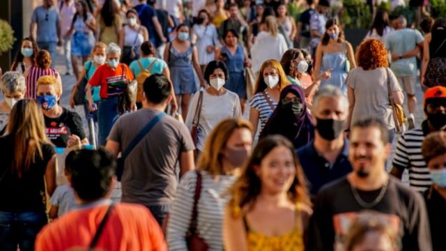466185_virus_outbreak_spain_daily_life_27855 44c454f2d6c74f0b923edb2000787870 676x451.jpg