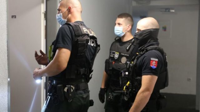 466341_policia 676x457.jpg
