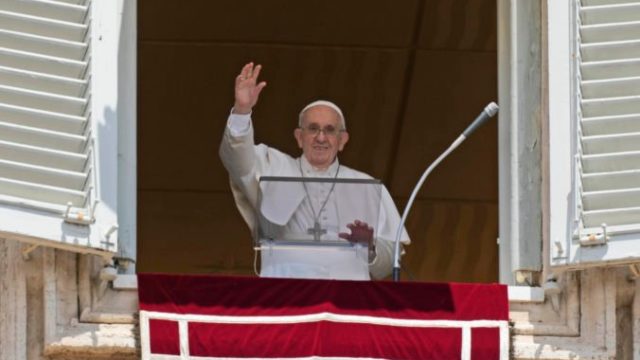 466533_vatican_pope_16038 be14bc5bb94a46da8e2f7cb98e302ce6 676x451.jpg