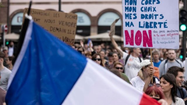 466561_virus_outbreak_france_vaccine_13483 42cd70886150429598c2256715524021 676x451.jpg