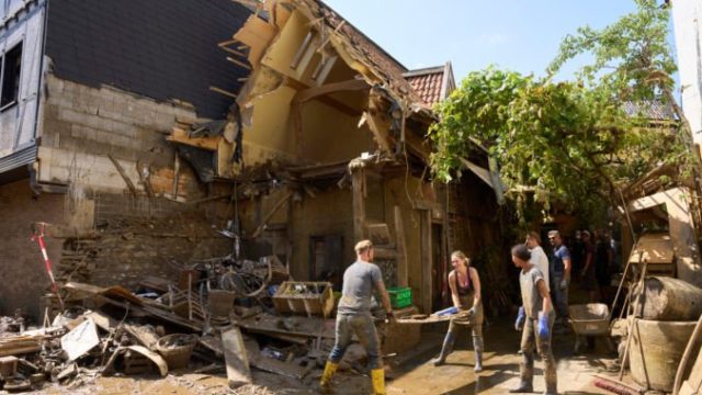 466842_germany_europe_floods_93785 59bc73faeae942f182df0d17724acd1b 676x451.jpg