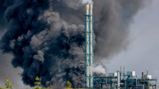 467130_germany_fire_34460 70b9b99822404fc38279d63baaa844df 676x456.jpg