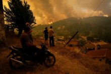 467902_aptopix_greece_fires_33011 bec5ed3cc14b43e7ac2e0704db47306a 676x451.jpg