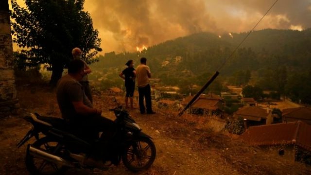 467902_aptopix_greece_fires_33011 bec5ed3cc14b43e7ac2e0704db47306a 676x451.jpg