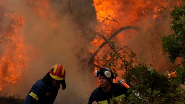 467998_aptopix_greece_fires_36457 39dedfa3a8484083ab51849b1cda3b51 676x451.jpg