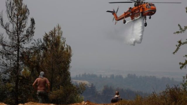 468142_greece_fires_31632 1b0a6b6d04474d97ac75ec4830731a19 676x451.jpg