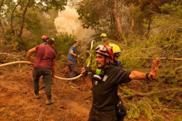 468367_greece_fires_64297 27e01f53da444ae785213bee98f6a152 676x451.jpg