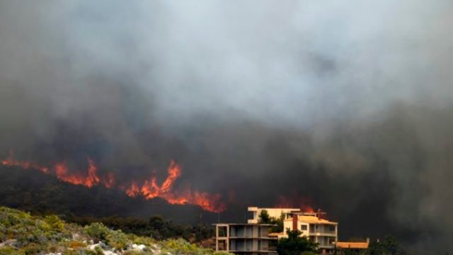 468479_greece_wildfires_73655 b3798234999543bba84fabf62a8d4930 676x451.jpg
