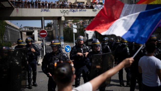 468729_aptopix_virus_outbreak_france_98427 8504f5510d244e06bb7a705165acd98c 676x451.jpg